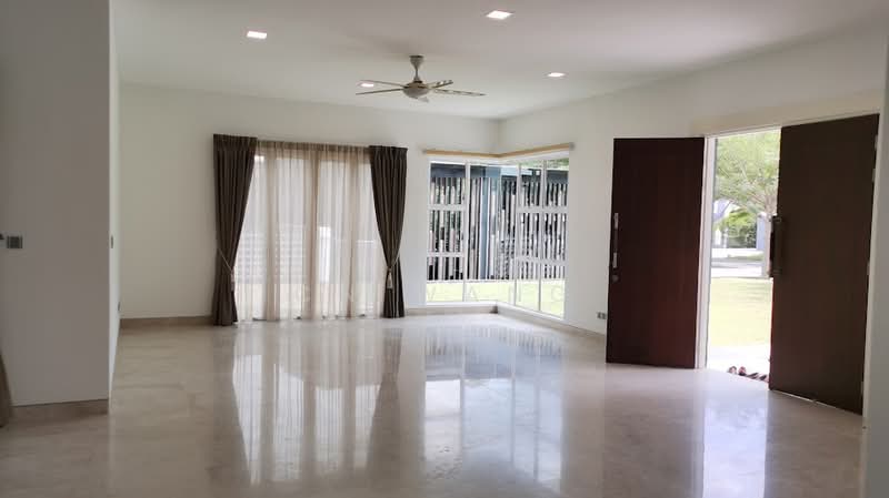 Bungalow House untuk Disewa di East Ledang (Iskandar Puteri (Nusajaya)) - CN Wang - Living Room - PropertyGuru.com.my