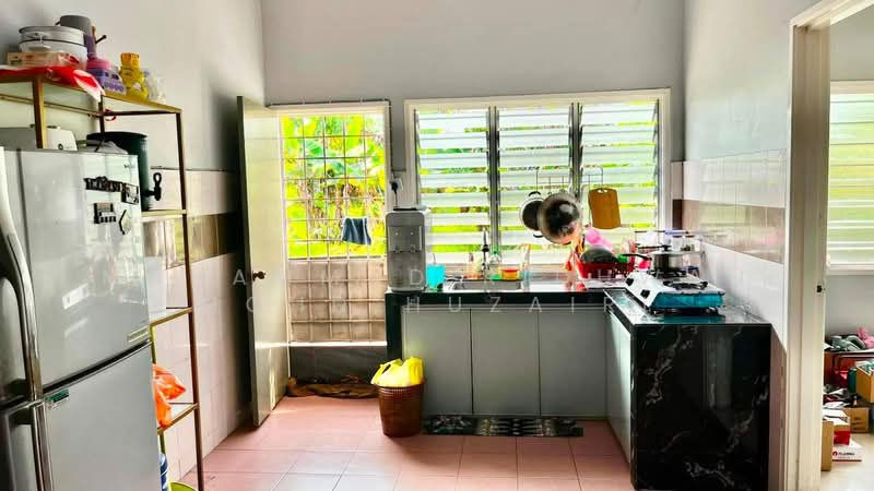 Rumah Teres 1-Tingkat untuk Dijual di Seksyen 30 (Shah Alam) - Muhammad Ridhwan Mohd Huzairi - Kitchen - PropertyGuru.com.my