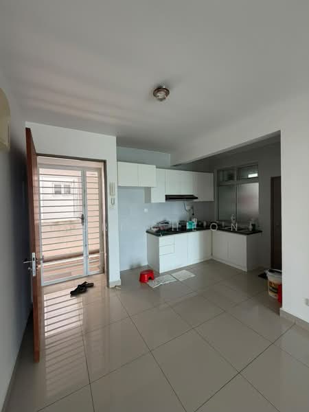 Kediaman Servis untuk Dijual di Larkin Heights - Tori Cheon - Kitchen - PropertyGuru.com.my