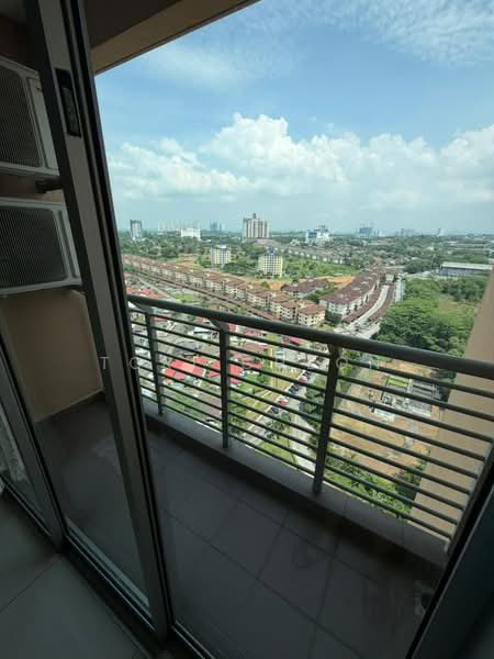 Kediaman Servis untuk Dijual di Larkin Heights - Tori Cheon - Balcony - PropertyGuru.com.my