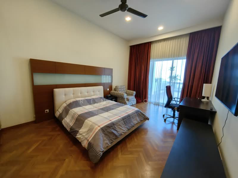 Service Residence for Sale at Straits Quay (The Suites at Waterside) - Irene Goh - Bedroom - PropertyGuru.com.my