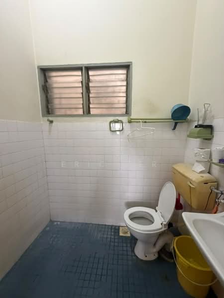 1-storey Terraced House for Sale in Taman Sri Bintang (Kepong) - Eric Per - Bathroom - PropertyGuru.com.my