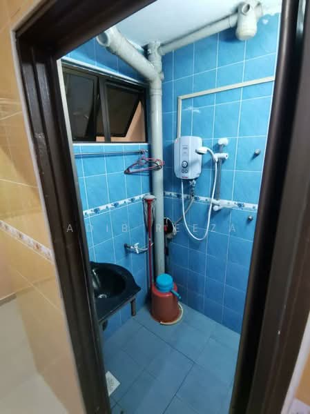 Rumah Teres 2-Tingkat untuk Dijual di Taman Perling (Perling) - Adib Reeza - Bathroom - PropertyGuru.com.my