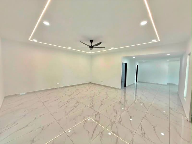 1-storey Terraced House for Sale in Taman Puteri Wangsa (Ulu Tiram) - Yik Tat - Living Room - PropertyGuru.com.my