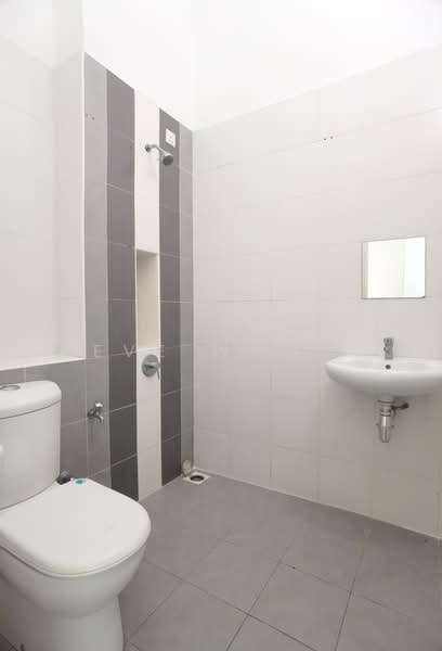 2-storey Terraced House for Rent in Setia Indah (Setia Alam) - Eve Wong - Bathroom - PropertyGuru.com.my