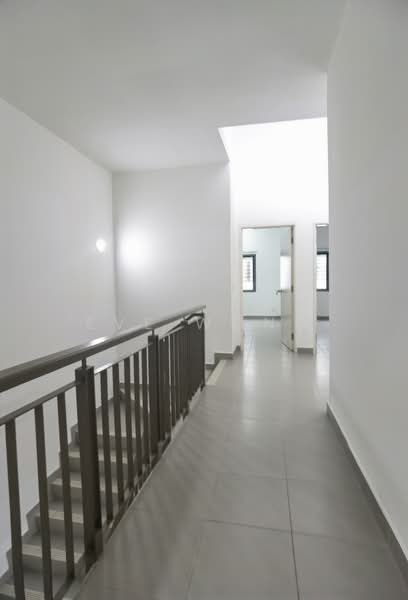 2-storey Terraced House for Rent in Setia Indah (Setia Alam) - Eve Wong - Corridor - PropertyGuru.com.my