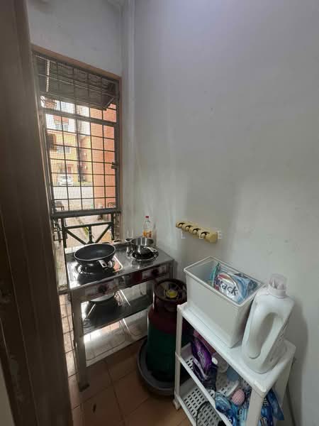 Apartment for Sale at Pangsapuri Lotus (Teratai) - Paul Lee - Kitchen - PropertyGuru.com.my