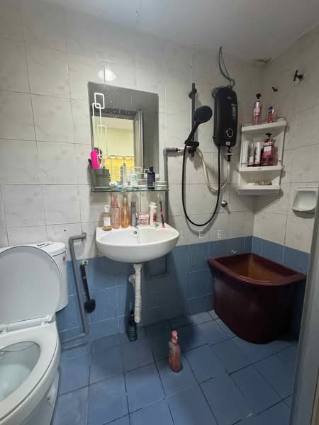 Apartment for Sale at Pangsapuri Lotus (Teratai) - Paul Lee - Bathroom - PropertyGuru.com.my