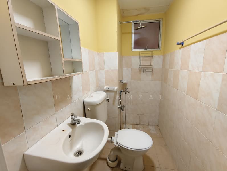 Kondominium untuk Dijual di Tiara Intan - Hani Hamzah - Bathroom - PropertyGuru.com.my
