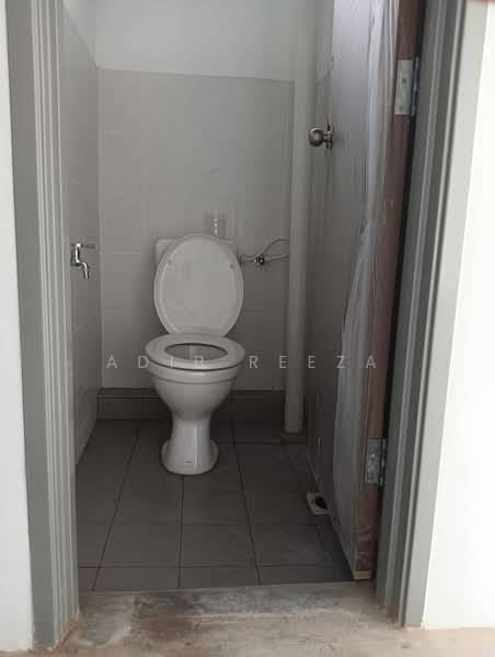 Shop for Sale in Kelapa Sawit (Kulai) - Adib Reeza - Bathroom - PropertyGuru.com.my
