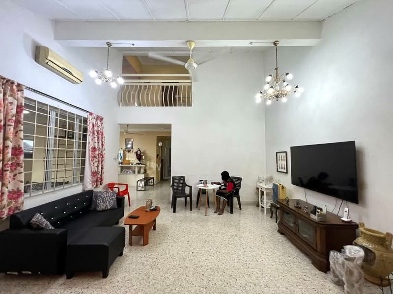 Semi-Detached House for Sale in Taman Perling (Perling) - Siow Yan Er - Living Room - PropertyGuru.com.my