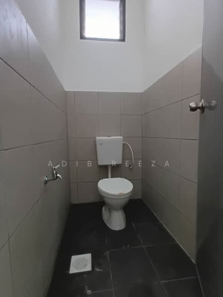 Shop for Sale in Bandar Putra (Kulai) - Adib Reeza - Bathroom - PropertyGuru.com.my