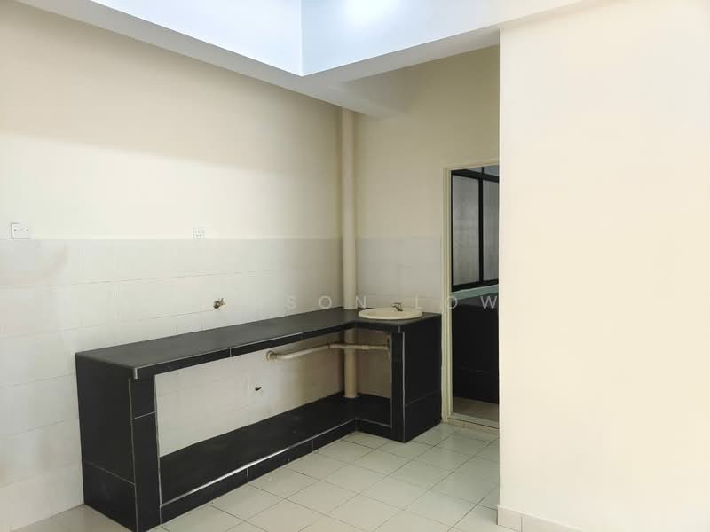 Apartment for Sale at Vista Mutiara - Jenson Low - Kitchen - PropertyGuru.com.my