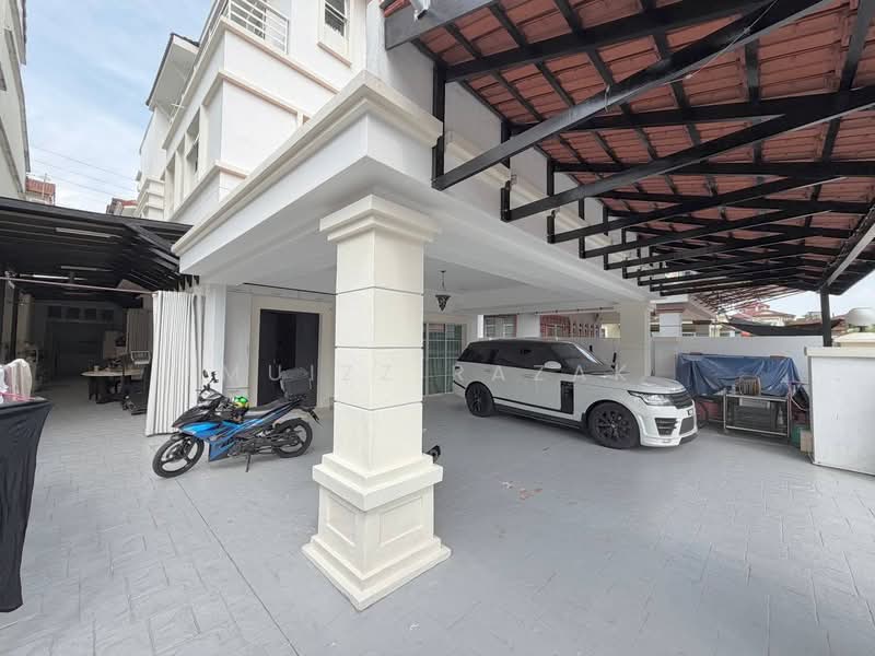 Bungalow House untuk Dijual di Bandar Putra Permai (Seri Kembangan) - Muizz Razak - PropertyGuru.com.my