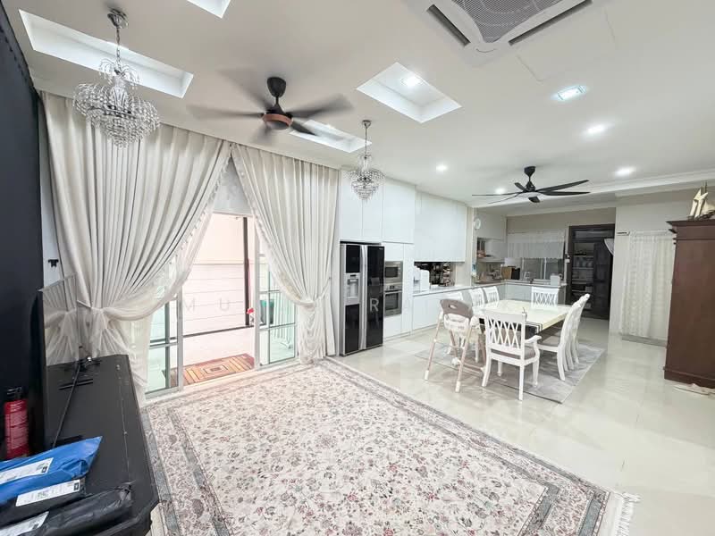 Bungalow House untuk Dijual di Bandar Putra Permai (Seri Kembangan) - Muizz Razak - PropertyGuru.com.my