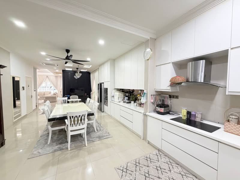 Bungalow House untuk Dijual di Bandar Putra Permai (Seri Kembangan) - Muizz Razak - PropertyGuru.com.my