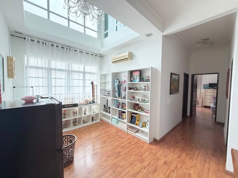 Bungalow House untuk Dijual di Bandar Putra Permai (Seri Kembangan) - Muizz Razak - PropertyGuru.com.my