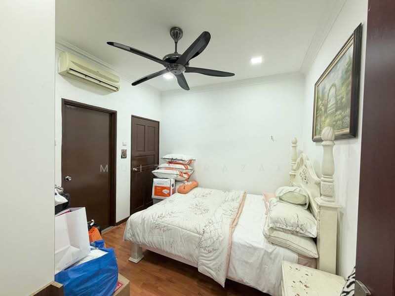 Bungalow House untuk Dijual di Bandar Putra Permai (Seri Kembangan) - Muizz Razak - PropertyGuru.com.my
