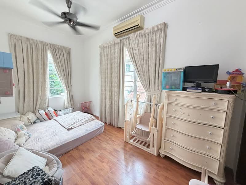 Bungalow House untuk Dijual di Bandar Putra Permai (Seri Kembangan) - Muizz Razak - PropertyGuru.com.my