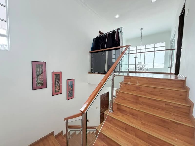 Bungalow House untuk Dijual di Bandar Putra Permai (Seri Kembangan) - Muizz Razak - PropertyGuru.com.my