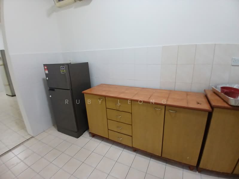 Kediaman Servis untuk Disewa di Millennium Place @ Millennium Square - Ruby Leong - Kitchen - PropertyGuru.com.my