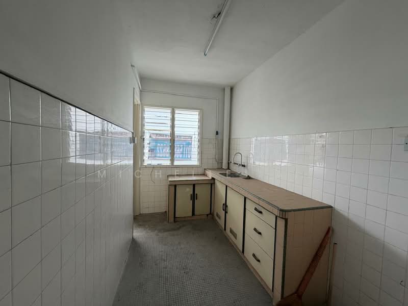 Flat for Sale at Pandan Indah Flat (Rumah Pangsa 610) - Michelle Lai - Kitchen - PropertyGuru.com.my
