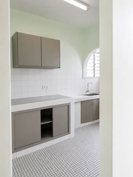 Rumah Teres 1-Tingkat untuk Dijual di Kelana Jaya (Petaling Jaya) - May Ng - Kitchen - PropertyGuru.com.my
