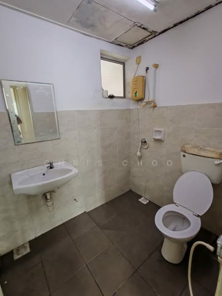 Kondominium untuk Disewa di Juta Mines - Chris Choo - Bathroom - PropertyGuru.com.my