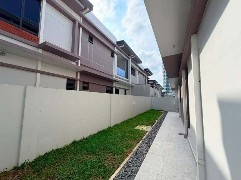 Semi-Detached House for Sale in Bandar Uda Utama (Johor Bahru) - Christina Ling - PropertyGuru.com.my