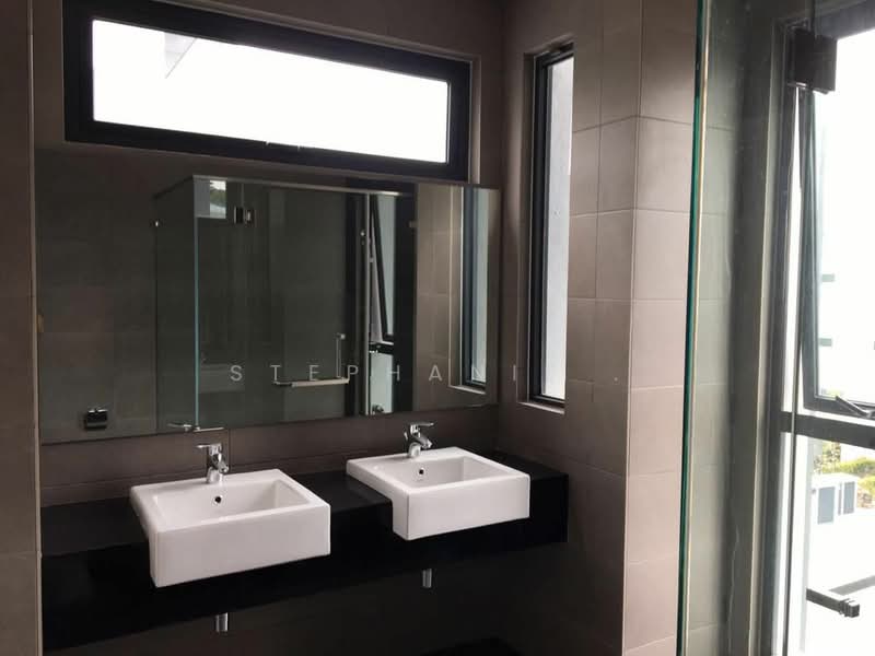 Rumah Teres 2-Tingkat untuk Dijual di Taman Melawati (Ulu Kelang) - Stephanie . - Bathroom - PropertyGuru.com.my