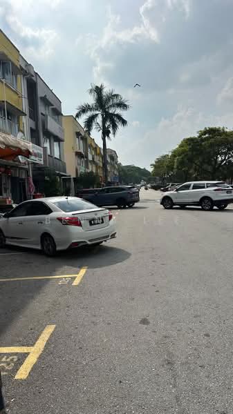 Shop for Rent in Taman Bukit Serdang (Seri Kembangan) - Benny Lee - Exterior - PropertyGuru.com.my