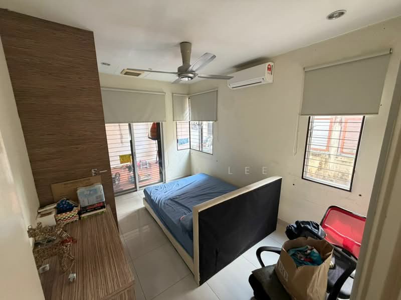Cluster House for Sale in Taman Anggun (Rawang) - David Lee - Bedroom - PropertyGuru.com.my