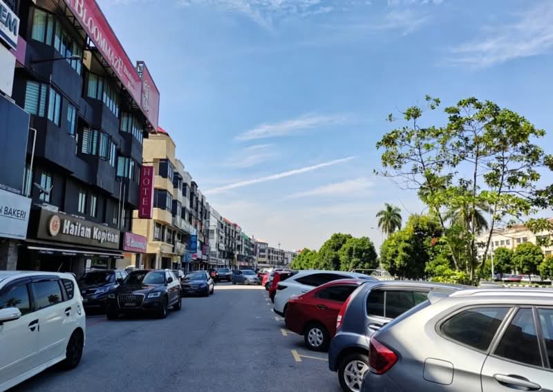 Shop / Office untuk Dijual di Taman Bayu Perdana (Klang) - John Tee - Exterior - PropertyGuru.com.my