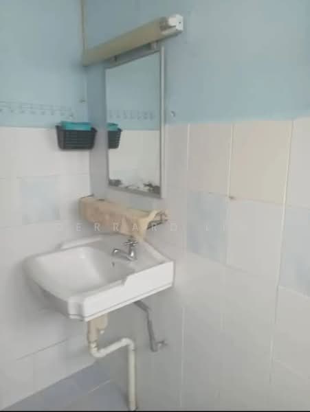 Pangsapuri untuk Disewa di Fairville - Gerrard Lim - Bathroom - PropertyGuru.com.my