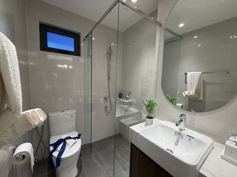 Kediaman Servis untuk Dijual di Skypark Kepler @ Lido Waterfront Boulevard - Ricky Woo - Bathroom - PropertyGuru.com.my