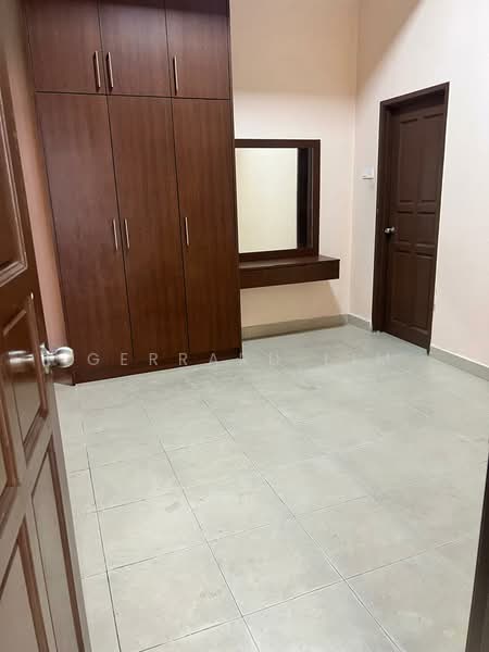 Banglo Pautan untuk Dijual di Taman Tasik Prima (Puchong) - Gerrard Lim - Bedroom - PropertyGuru.com.my