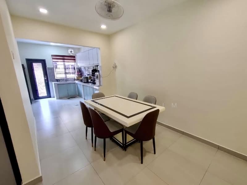 Rumah Berkembar untuk Dijual di SS14 (Subang Jaya) - Gerrard Lim - Dining Room - PropertyGuru.com.my