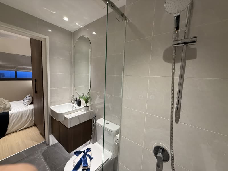 Kediaman Servis untuk Dijual di Skypark Kepler @ Lido Waterfront Boulevard - Ricky Woo - Bathroom - PropertyGuru.com.my