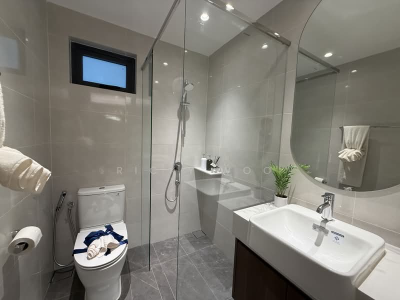 Kediaman Servis untuk Dijual di Skypark Kepler @ Lido Waterfront Boulevard - Ricky Woo - Bathroom - PropertyGuru.com.my
