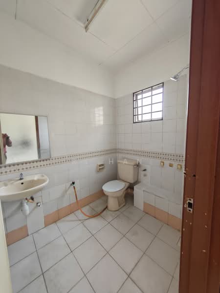 Rumah Teres 2-Tingkat untuk Dijual di Usj 12 (Subang Jaya) - RL Han - Bathroom - PropertyGuru.com.my