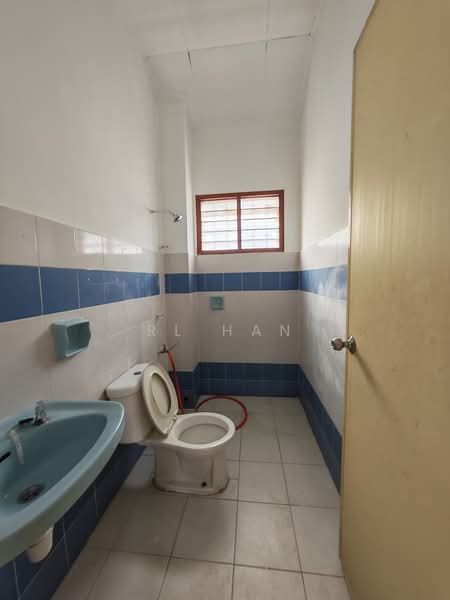 Rumah Teres 2-Tingkat untuk Dijual di Usj 12 (Subang Jaya) - RL Han - Bathroom - PropertyGuru.com.my