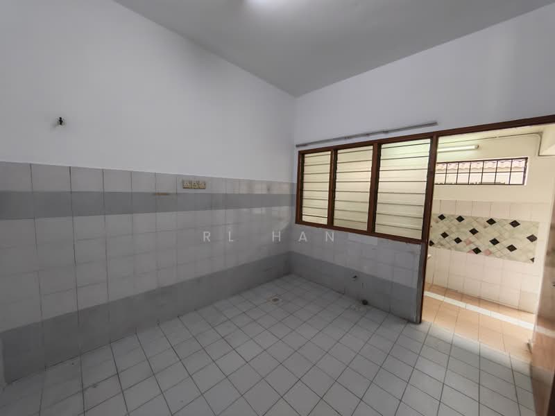 Rumah Teres 2-Tingkat untuk Dijual di Usj 12 (Subang Jaya) - RL Han - Kitchen - PropertyGuru.com.my