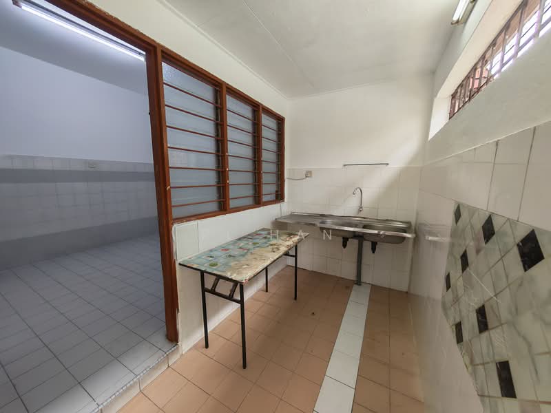 Rumah Teres 2-Tingkat untuk Dijual di Usj 12 (Subang Jaya) - RL Han - Kitchen - PropertyGuru.com.my