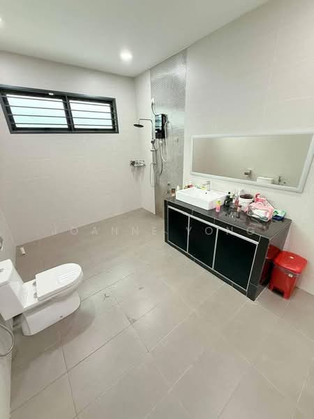 2-storey Terraced House for Sale in Permas Jaya (Johor) - Joanne Yong - Bathroom - PropertyGuru.com.my