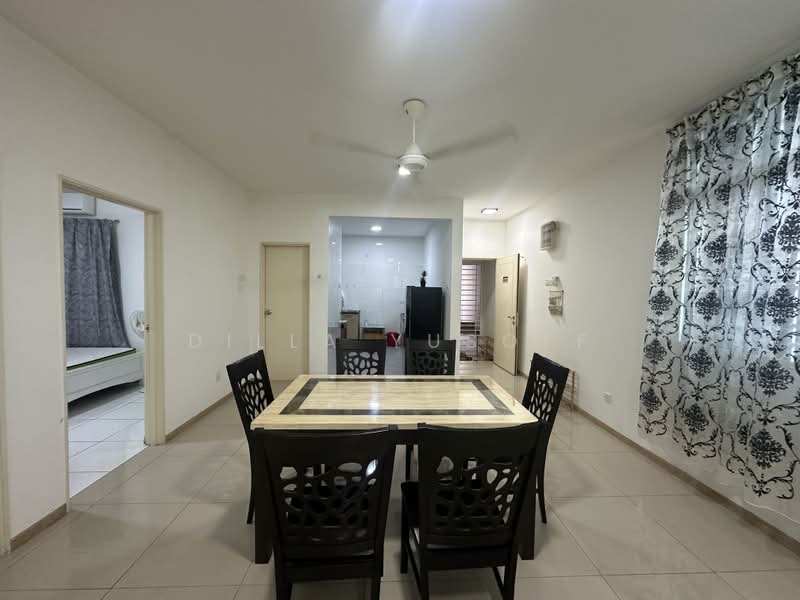 Service Residence for Sale at Vista Alam Serviced Apartment - DILLA YUSOFF - Dining Room - PropertyGuru.com.my