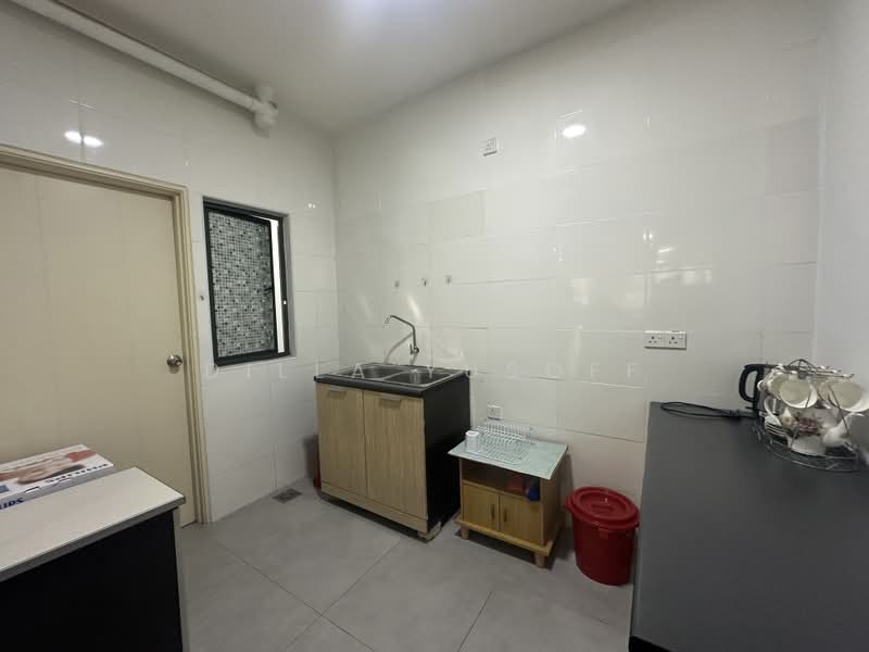 Service Residence for Sale at Vista Alam Serviced Apartment - DILLA YUSOFF - Kitchen - PropertyGuru.com.my