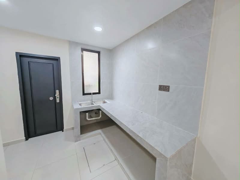 Rumah Teres 2-Tingkat untuk Dijual di Taman Puteri Wangsa (Ulu Tiram) - Ray Tung - Kitchen - PropertyGuru.com.my