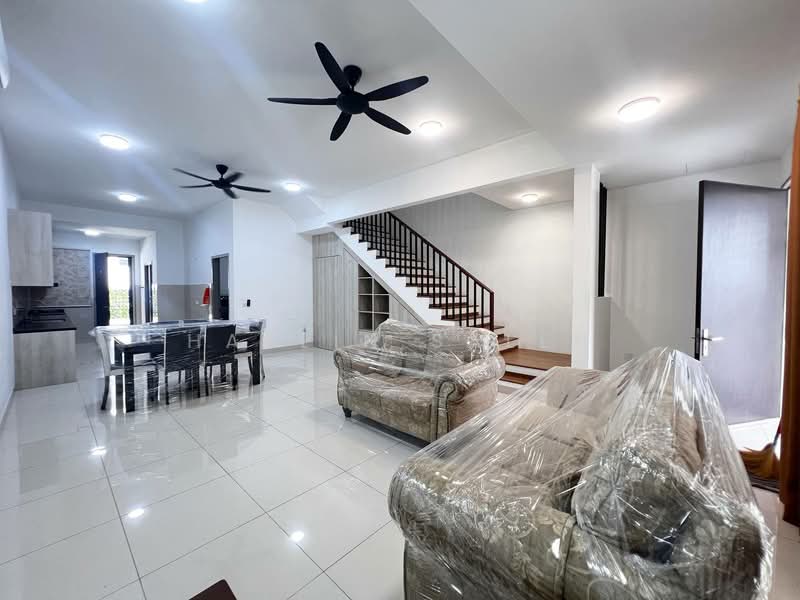 Rumah Teres untuk Dijual di Elmina (Shah Alam) - Haslin Saleh - Living Room - PropertyGuru.com.my
