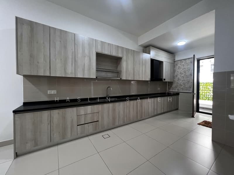 Rumah Teres untuk Dijual di Elmina (Shah Alam) - Haslin Saleh - Kitchen - PropertyGuru.com.my