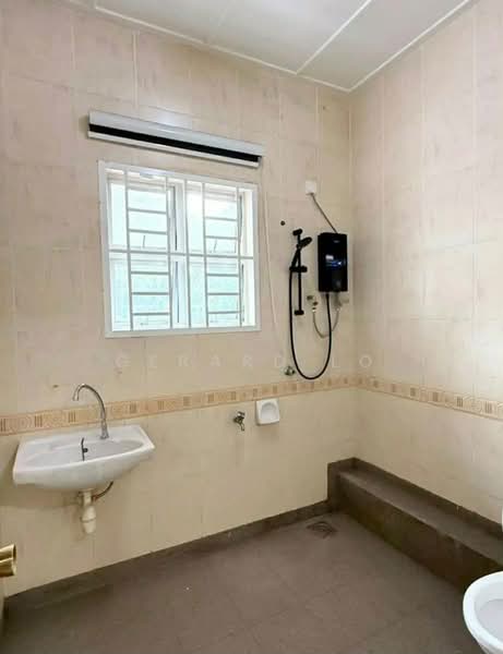 Rumah Teres 2-Tingkat untuk Disewa di Taman Pelangi Indah (Ulu Tiram) - Gerard Lo - Bathroom - PropertyGuru.com.my